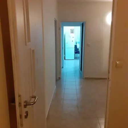 3 Big 64m2 Just For You, Night View Apartment *