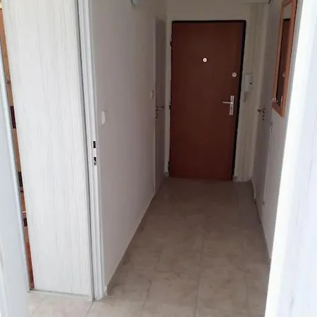 3 Big 64m2 Just For You, Night View Appartement *